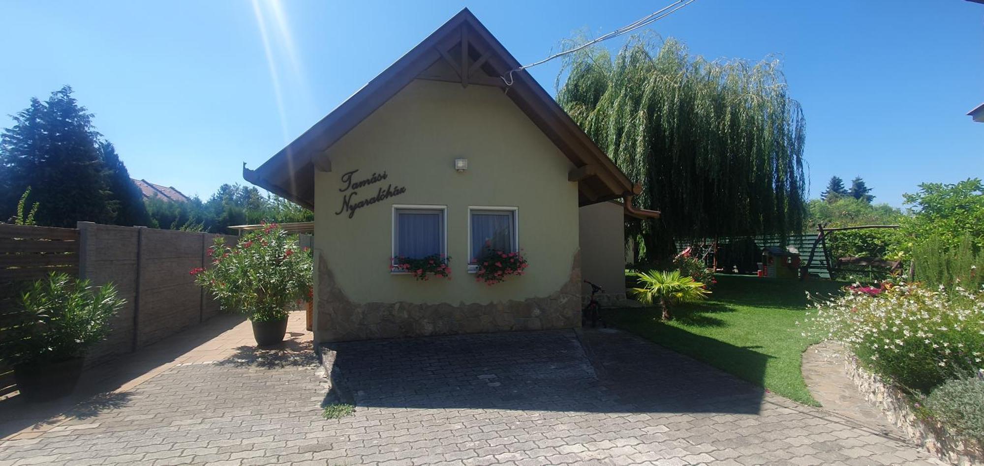 Tamasi Villa- Nyaralohaz Balatonkeresztúr Екстериор снимка